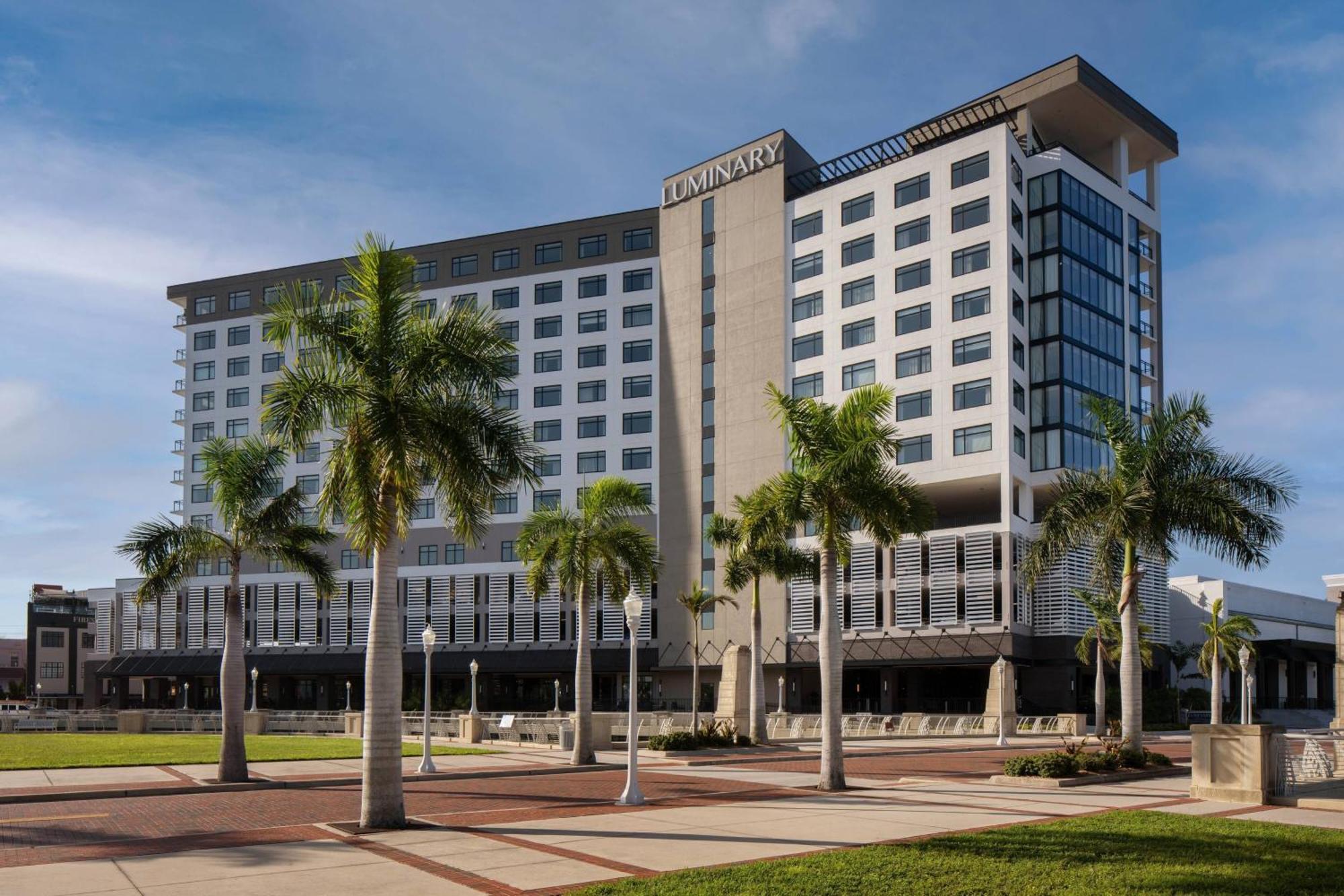 Luminary Hotel & Co., Autograph Collection Fort Myers Bagian luar foto